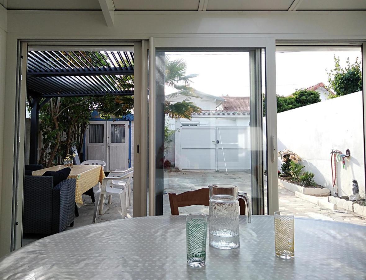Maison Boisvinet Saint-Gilles-Croix-De-Vie, 4-5 P, Belle Cour Interieure, 200M Plage Екстериор снимка